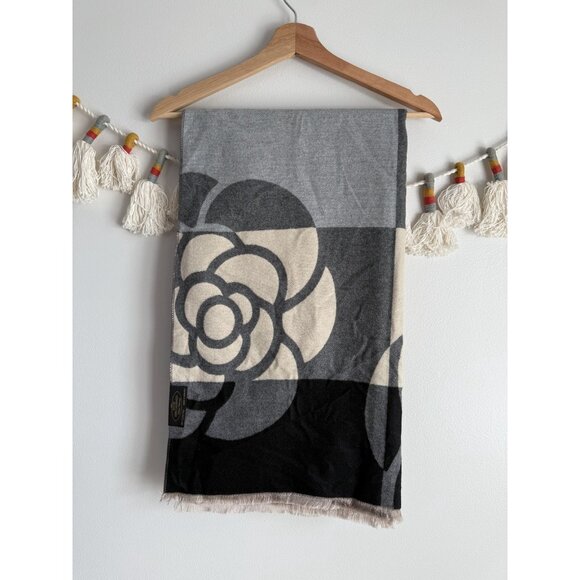 Pia Rossini 100% Cashmere Eden Scarf Grey/Camel Oblong Floral Motif Cozy Winter - Picture 4 of 7